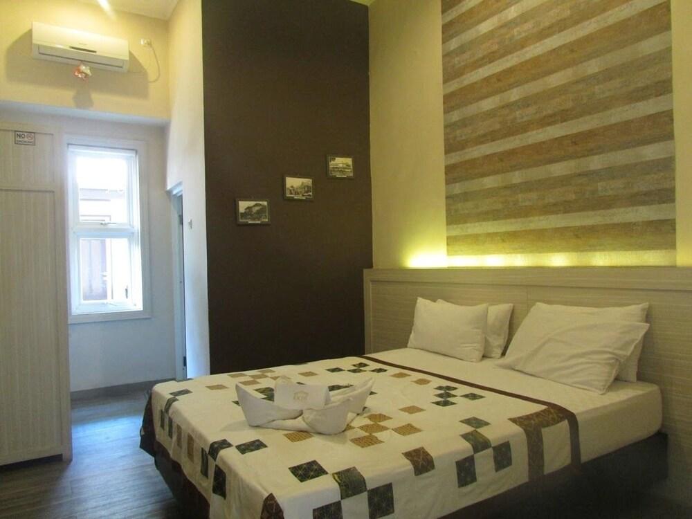 Riche Heritage Hotel Malang Exterior photo
