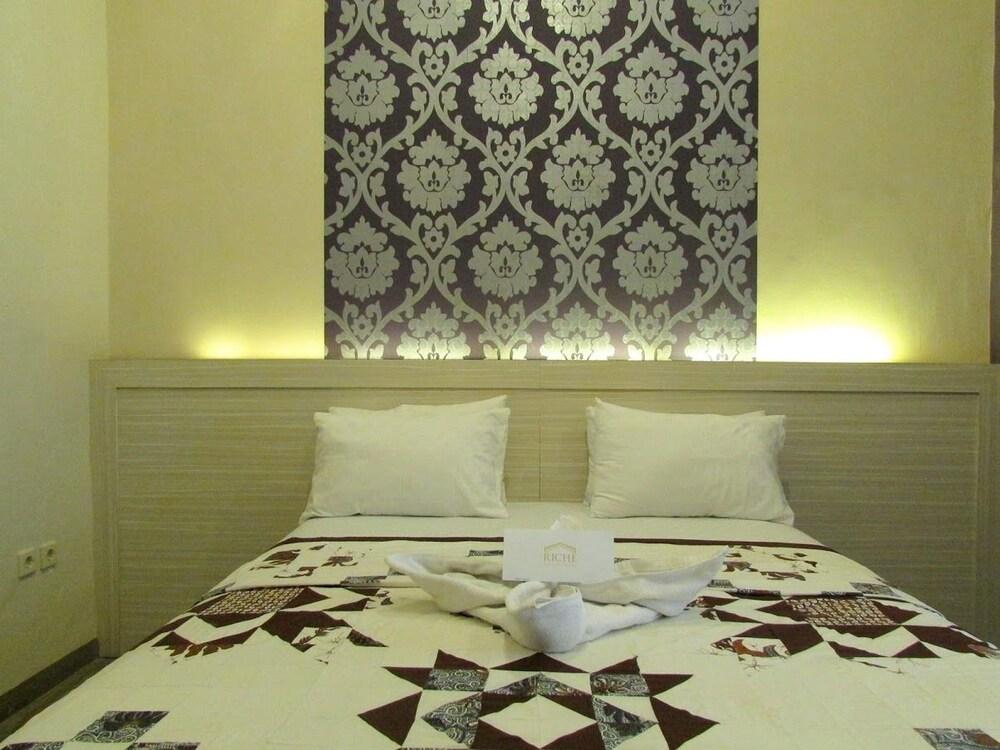 Riche Heritage Hotel Malang Exterior photo